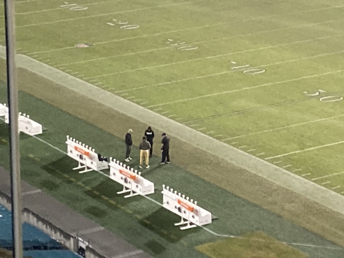 Long after Sunday's game ended, Eagles players Carson Wentz, Zach Ertz, and Jason Kelce, along with VP of security Dom DiSandro talked on the field